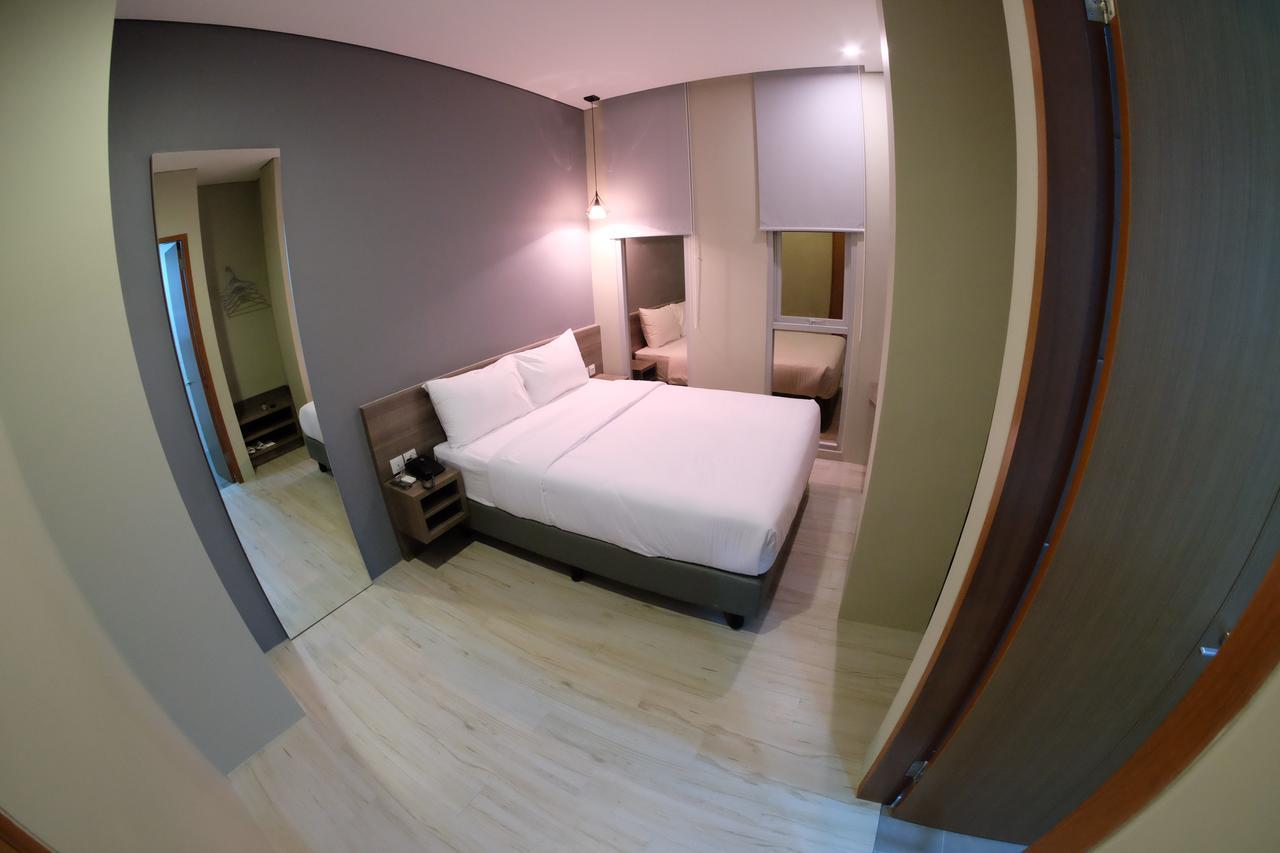 U Stay Hotel Tebet Jakarta Exterior photo